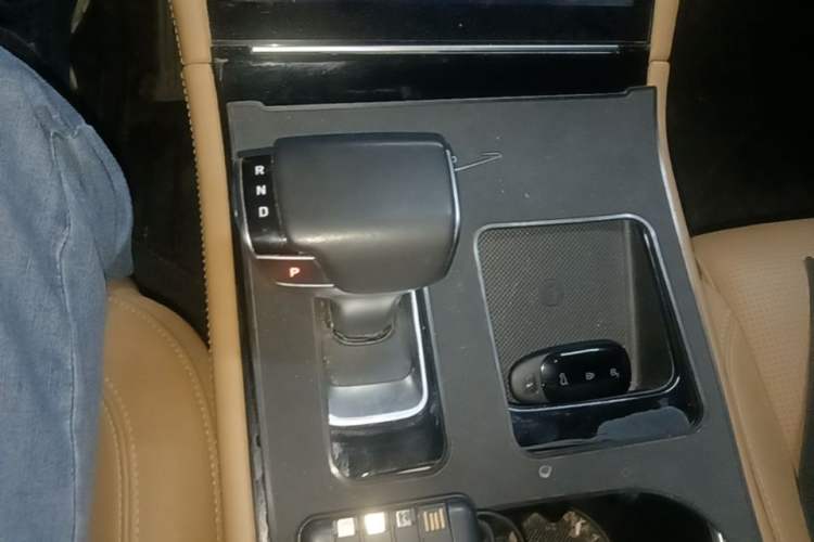 Used Li Auto ONE 2021 Extended-Range 6-Seater Version Gear Lever