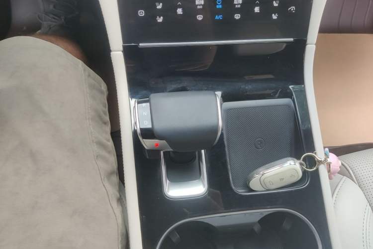 Used Li Auto ONE 2021 Extended-Range 6-Seater Version Gear Lever