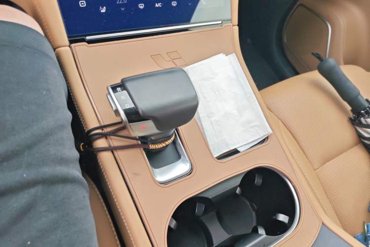 Used Li Auto ONE 2021 Extended-Range 6-Seater Version Gear Lever