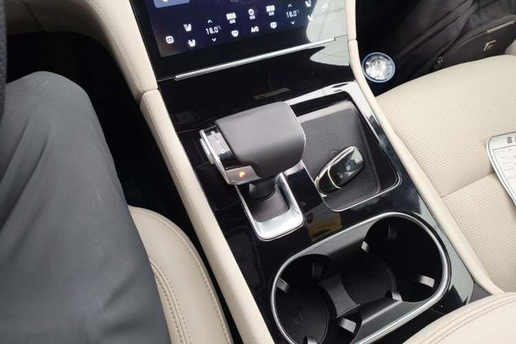 Used Li Auto ONE 2021 Extended-Range 6-Seater Version Gear Lever