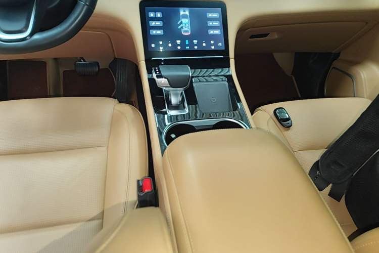 Used Li Auto ONE 2021 Extended-Range 6-Seater Version Gear Lever