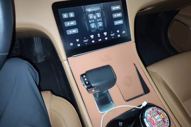 Used Li Auto ONE 2021 Extended-Range 6-Seater Version Gear Lever