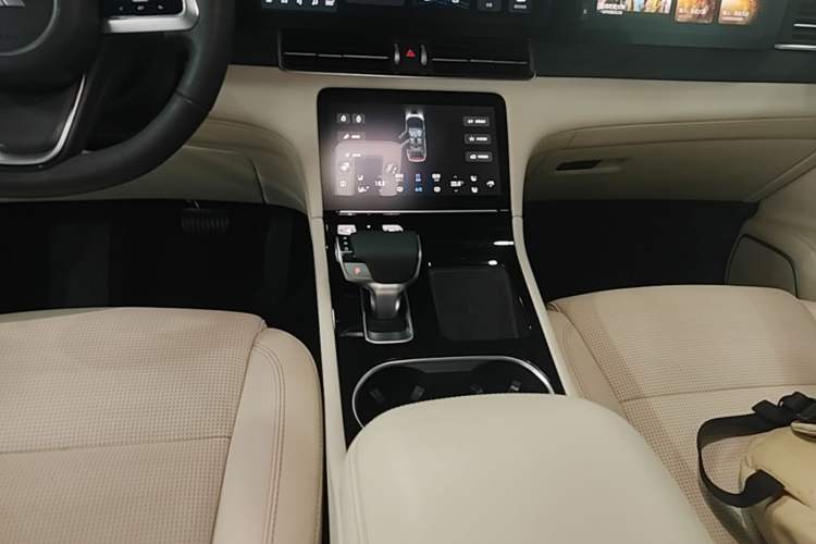 Used Li Auto ONE 2021 Extended-Range 6-Seater Version Gear Lever