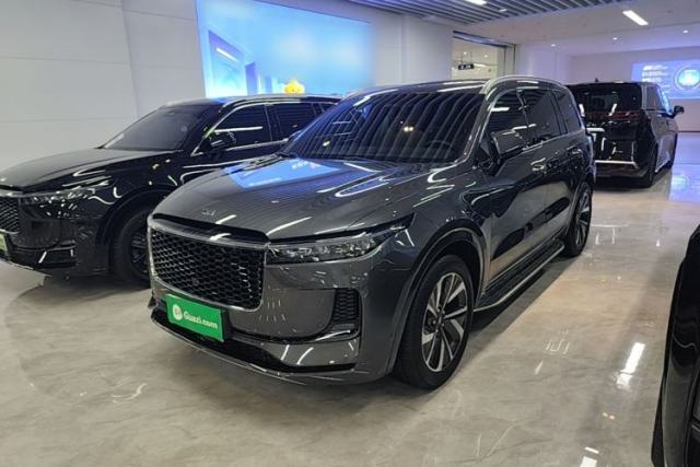 Ojetý Li Auto ONE 2021 Extended-Range 6-Seater Version