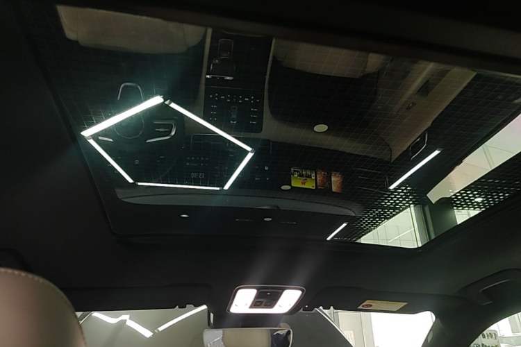 Used Li Auto ONE 2021 Extended-Range 6-Seater Version Headliner