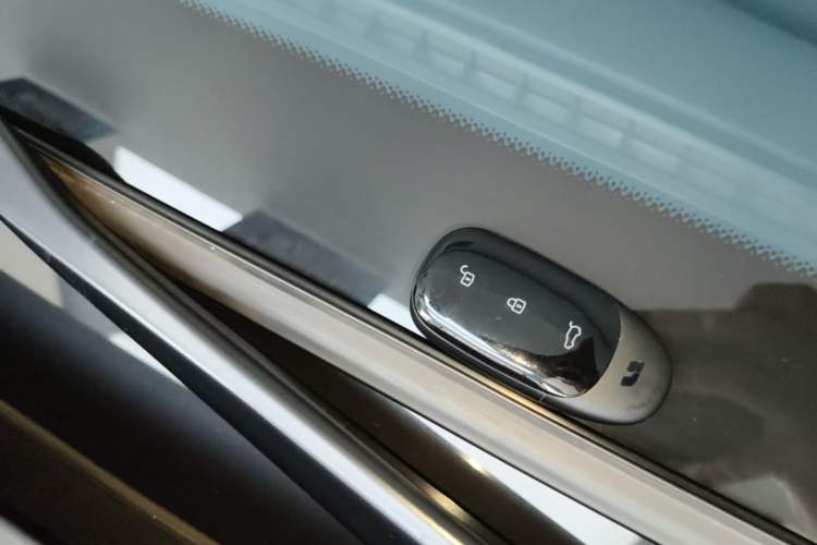 Used Li Auto ONE 2021 Extended-Range 6-Seater Version Interior 1