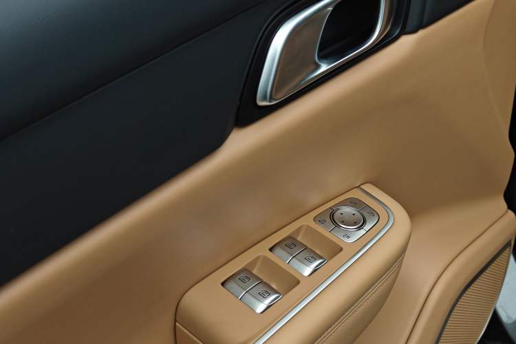 Used Li Auto ONE 2021 Extended-Range 6-Seater Version Interior 3
