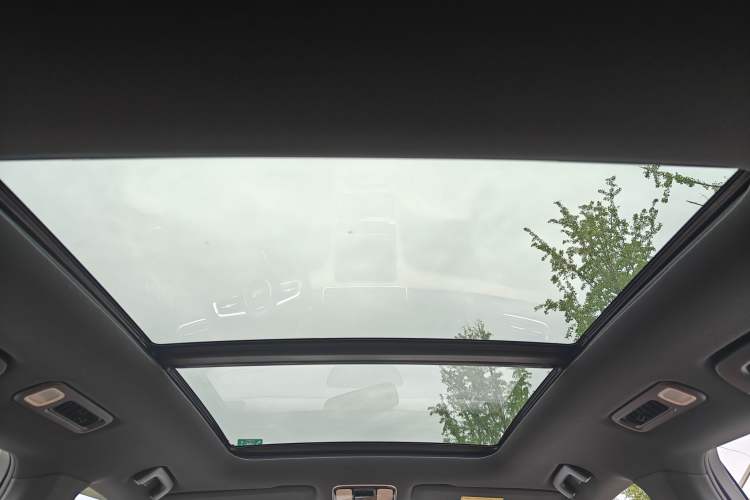 Used Li Auto ONE 2021 Extended-Range 6-Seater Version Interior 4
