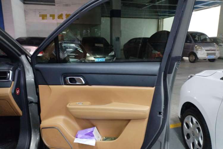 Used Li Auto ONE 2021 Extended-Range 6-Seater Version Interior 5