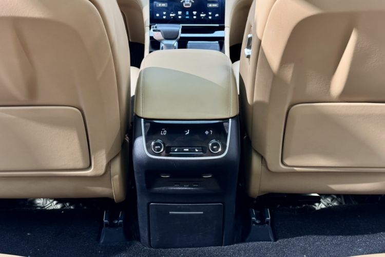 Used Li Auto ONE 2021 Extended-Range 6-Seater Version Interior 5