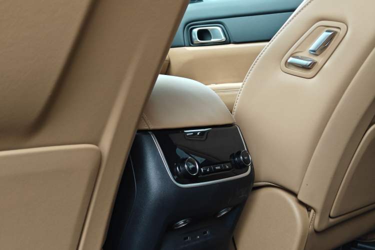 Used Li Auto ONE 2021 Extended-Range 6-Seater Version Interior 5