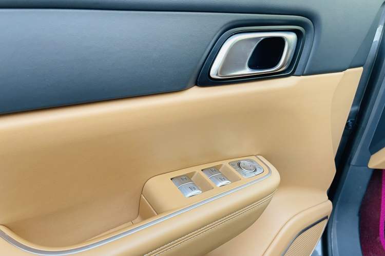 Used Li Auto ONE 2021 Extended-Range 6-Seater Version Interior 8
