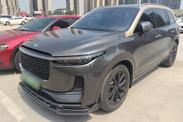 Ojetý Li Auto ONE 2021 Extended-Range 6-Seater Version