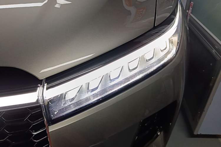Used Li Auto ONE 2021 Extended-Range 6-Seater Version Left Front Headlight