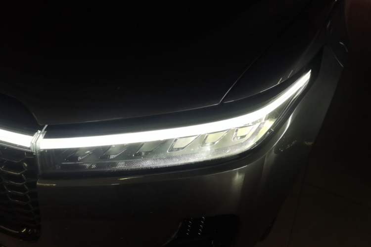 Used Li Auto ONE 2021 Extended-Range 6-Seater Version Left Front Headlight