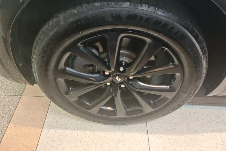 Used Li Auto ONE 2021 Extended-Range 6-Seater Version Left Front Wheel Hub