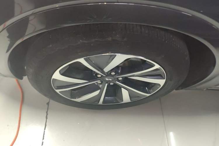 Used Li Auto ONE 2021 Extended-Range 6-Seater Version Left Front Wheel Hub