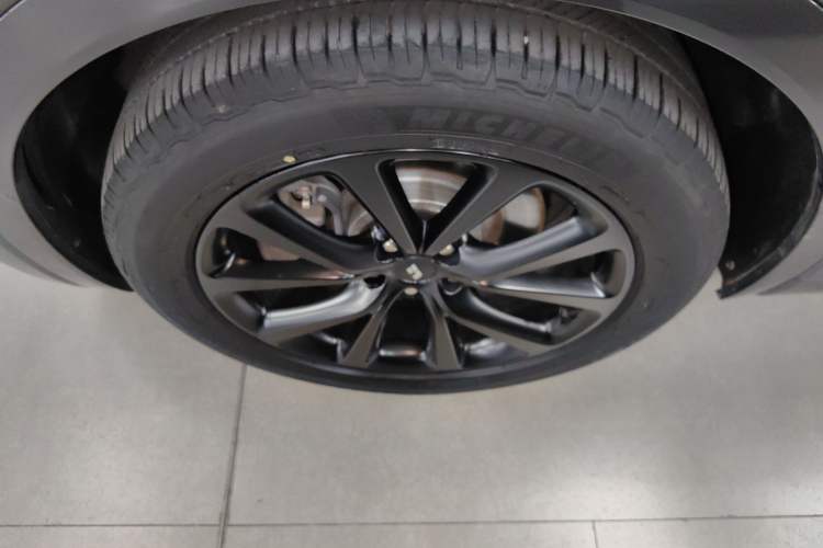 Used Li Auto ONE 2021 Extended-Range 6-Seater Version Left Front Wheel Hub