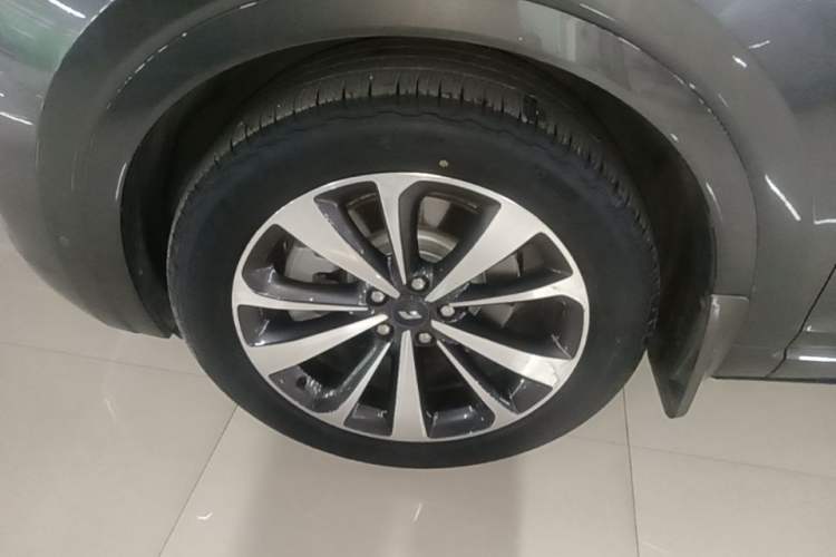 Used Li Auto ONE 2021 Extended-Range 6-Seater Version Left Front Wheel Hub