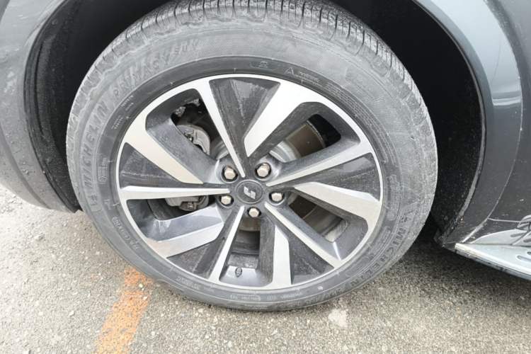 Used Li Auto ONE 2021 Extended-Range 6-Seater Version Left Front Wheel Hub