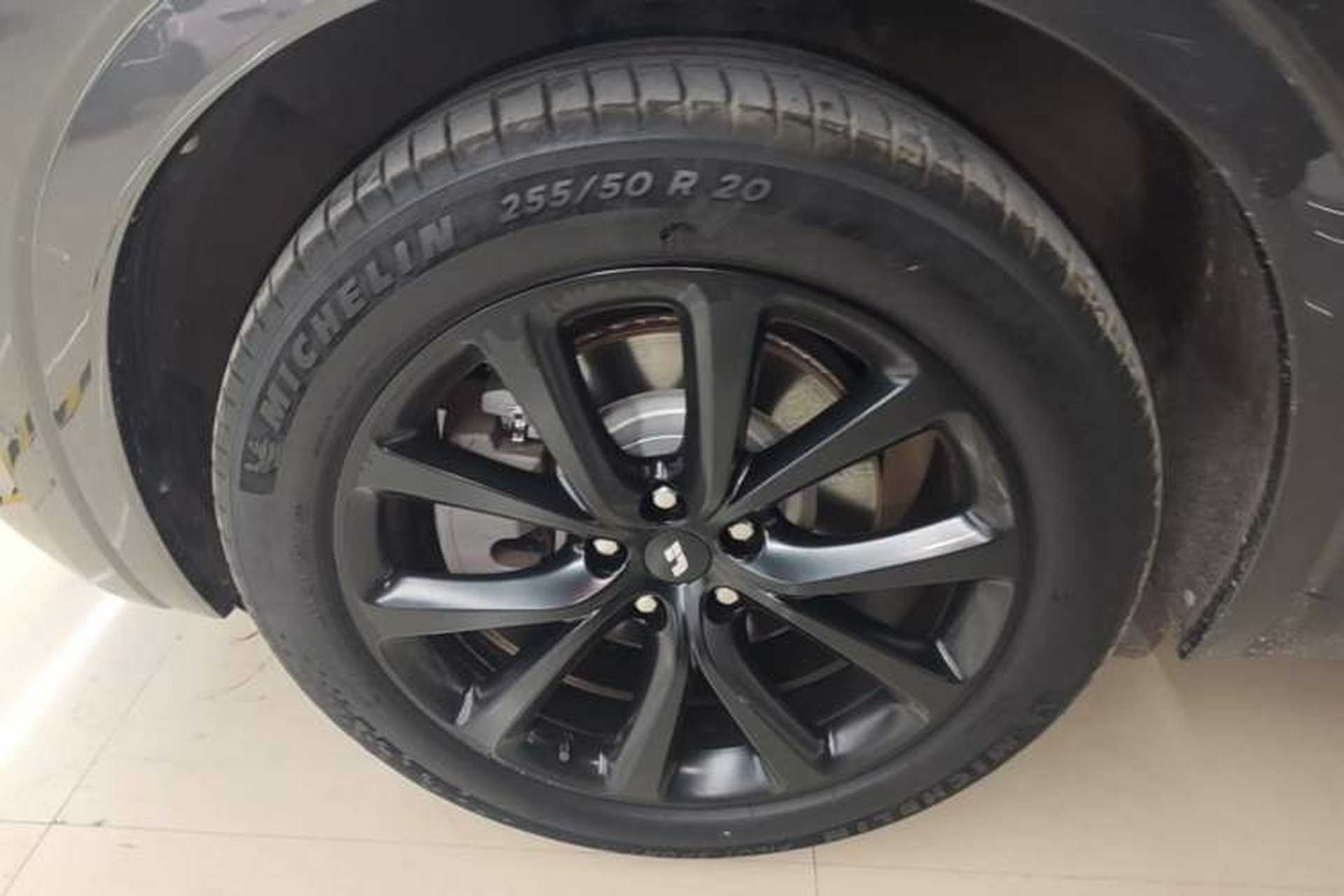 Used Li Auto ONE 2021 Extended-Range 6-Seater Version Left Front Wheel Hub