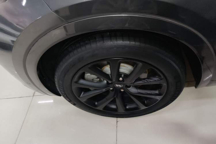 Used Li Auto ONE 2021 Extended-Range 6-Seater Version Left Front Wheel Hub