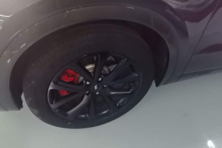 Used Li Auto ONE 2021 Extended-Range 6-Seater Version Left Front Wheel Hub
