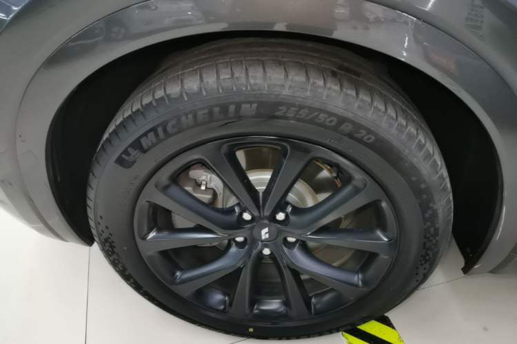 Used Li Auto ONE 2021 Extended-Range 6-Seater Version Left Front Wheel Hub