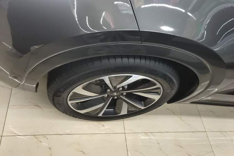 Used Li Auto ONE 2021 Extended-Range 6-Seater Version Left Front Wheel Hub