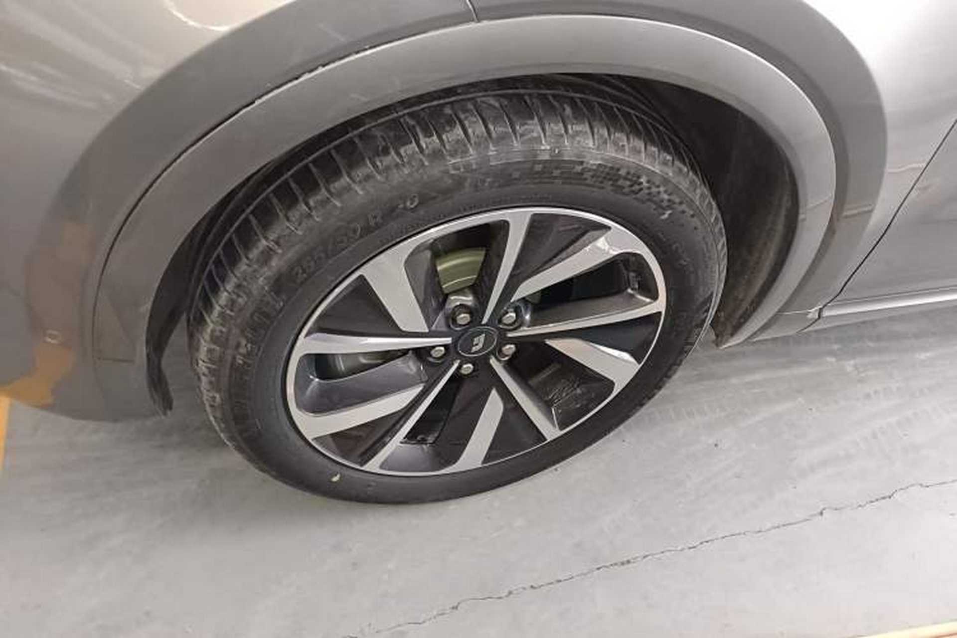 Used Li Auto ONE 2021 Extended-Range 6-Seater Version Left Front Wheel Hub