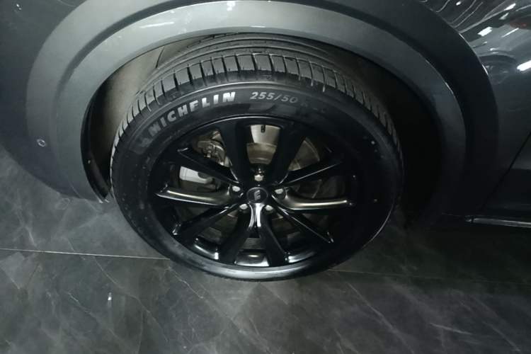 Used Li Auto ONE 2021 Extended-Range 6-Seater Version Left Front Wheel Hub