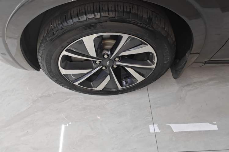 Used Li Auto ONE 2021 Extended-Range 6-Seater Version Left Front Wheel Hub