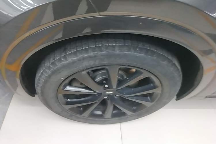 Used Li Auto ONE 2021 Extended-Range 6-Seater Version Left Front Wheel Hub
