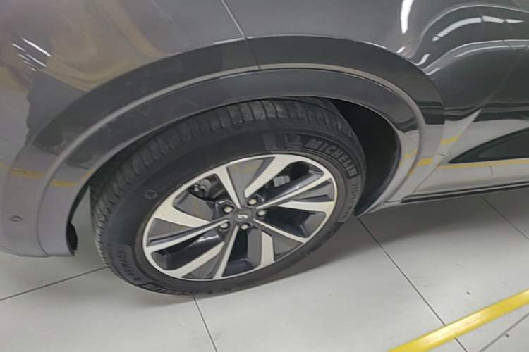 Used Li Auto ONE 2021 Extended-Range 6-Seater Version Left Front Wheel Hub