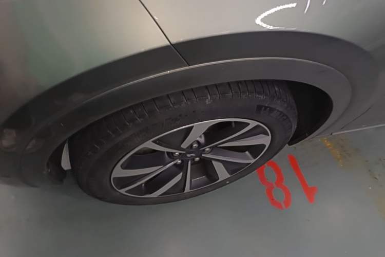 Used Li Auto ONE 2021 Extended-Range 6-Seater Version Left Front Wheel Hub