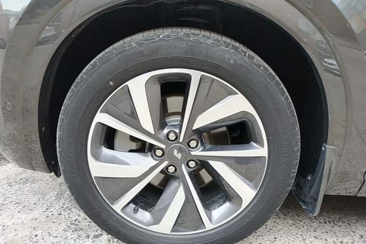Used Li Auto ONE 2021 Extended-Range 6-Seater Version Left Front Wheel Hub