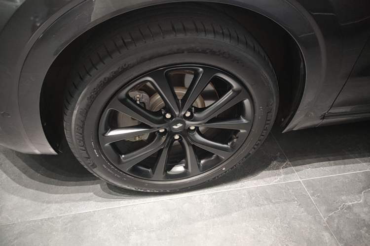 Used Li Auto ONE 2021 Extended-Range 6-Seater Version Left Front Wheel Hub
