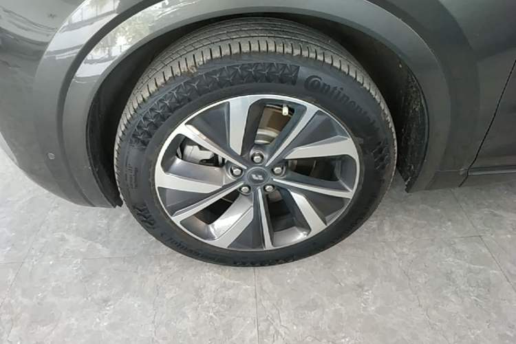 Used Li Auto ONE 2021 Extended-Range 6-Seater Version Left Front Wheel Hub