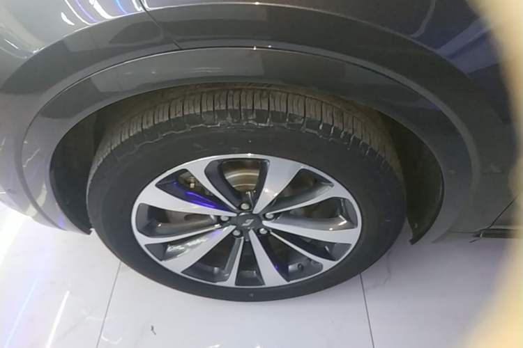 Used Li Auto ONE 2021 Extended-Range 6-Seater Version Left Front Wheel Hub