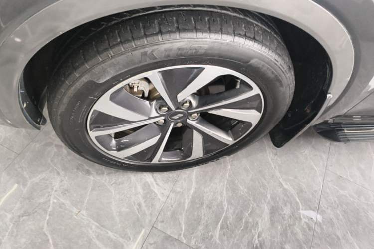 Used Li Auto ONE 2021 Extended-Range 6-Seater Version Left Front Wheel Hub