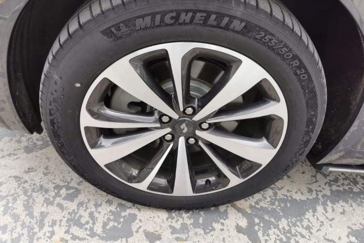 Used Li Auto ONE 2021 Extended-Range 6-Seater Version Left Front Wheel Hub