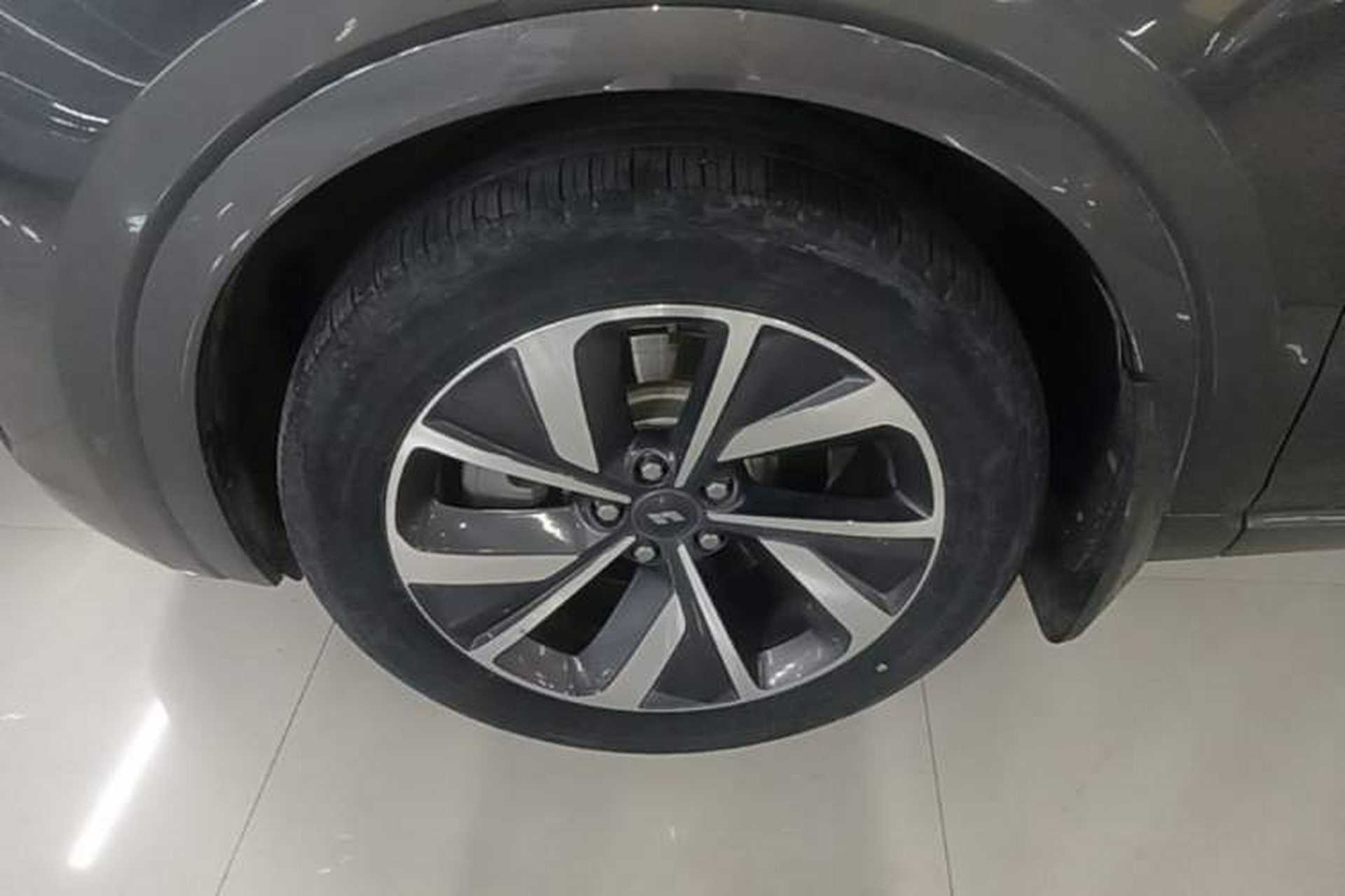 Used Li Auto ONE 2021 Extended-Range 6-Seater Version Left Front Wheel Hub