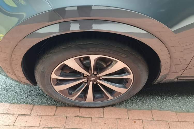 Used Li Auto ONE 2021 Extended-Range 6-Seater Version Left Front Wheel Hub