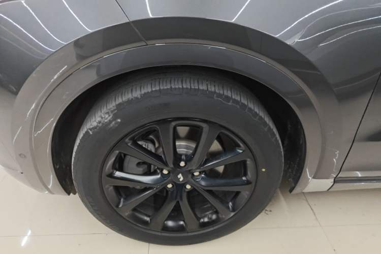 Used Li Auto ONE 2021 Extended-Range 6-Seater Version Left Front Wheel Hub