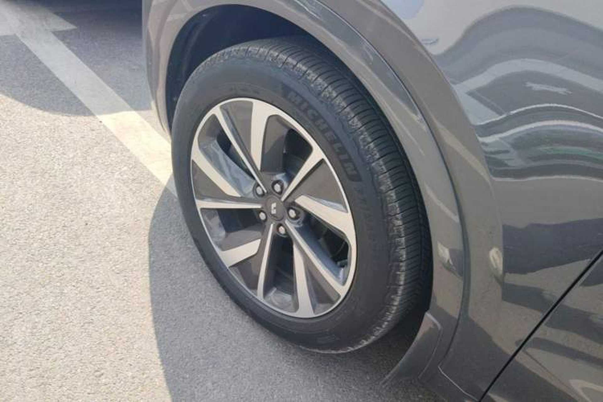 Used Li Auto ONE 2021 Extended-Range 6-Seater Version Left Front Wheel Hub