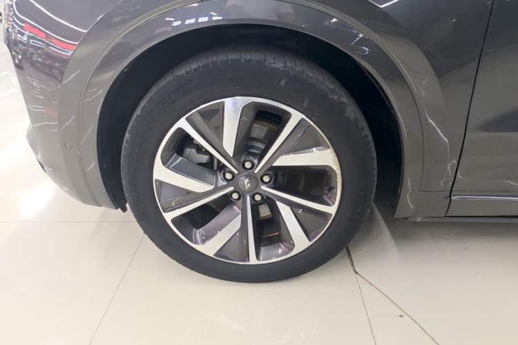 Used Li Auto ONE 2021 Extended-Range 6-Seater Version Left Front Wheel Hub