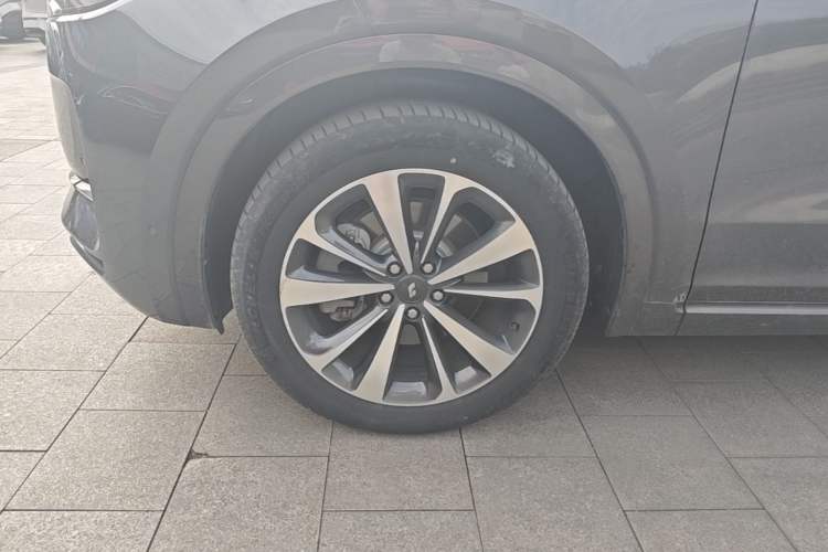 Used Li Auto ONE 2021 Extended-Range 6-Seater Version Left Front Wheel Hub