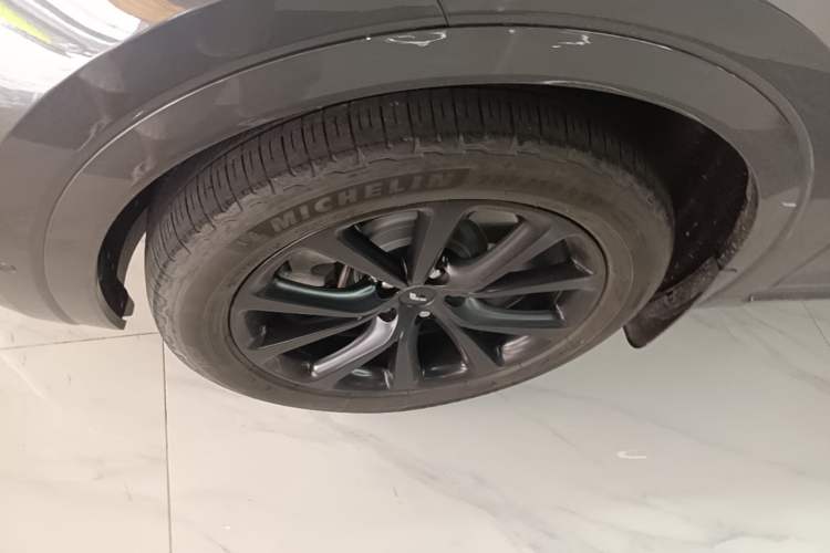 Used Li Auto ONE 2021 Extended-Range 6-Seater Version Left Front Wheel Hub
