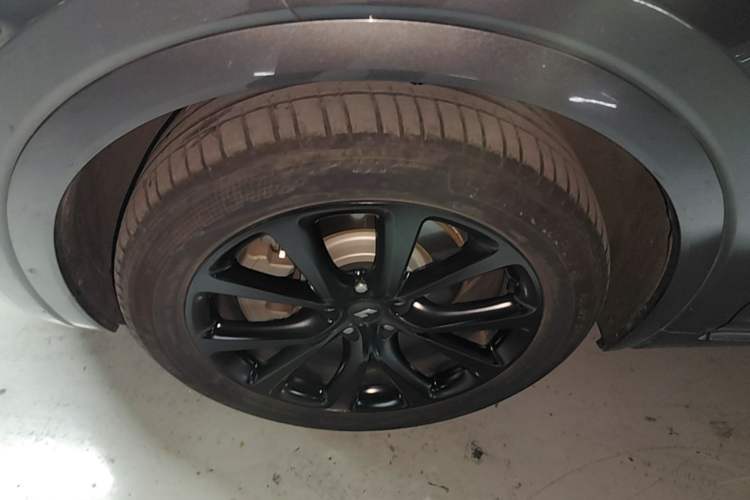 Used Li Auto ONE 2021 Extended-Range 6-Seater Version Left Front Wheel Hub