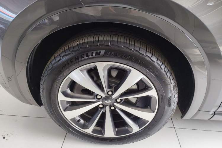 Used Li Auto ONE 2021 Extended-Range 6-Seater Version Left Front Wheel Hub